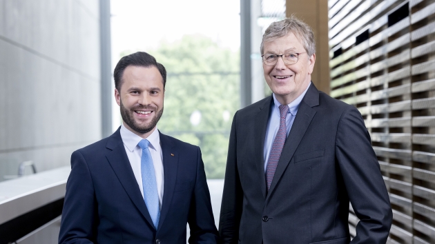 Wechsel in der Geschäftsführung der Messe Düsseldorf - Marius Berlemann (links) und Erhard Wienkamp (rechts) - Quelle: Messe Düsseldorf/Andreas Wiese